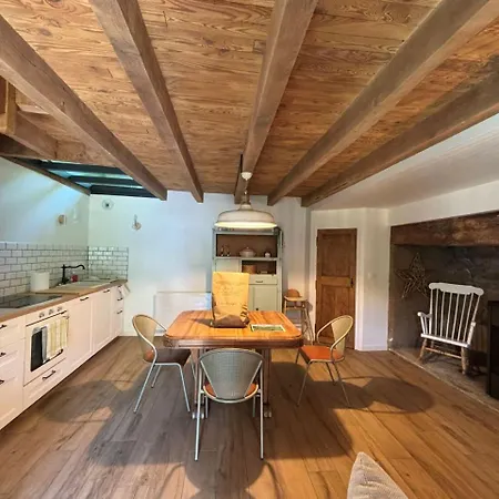 La Maison A La Campagne Mandailles-Saint-Julien